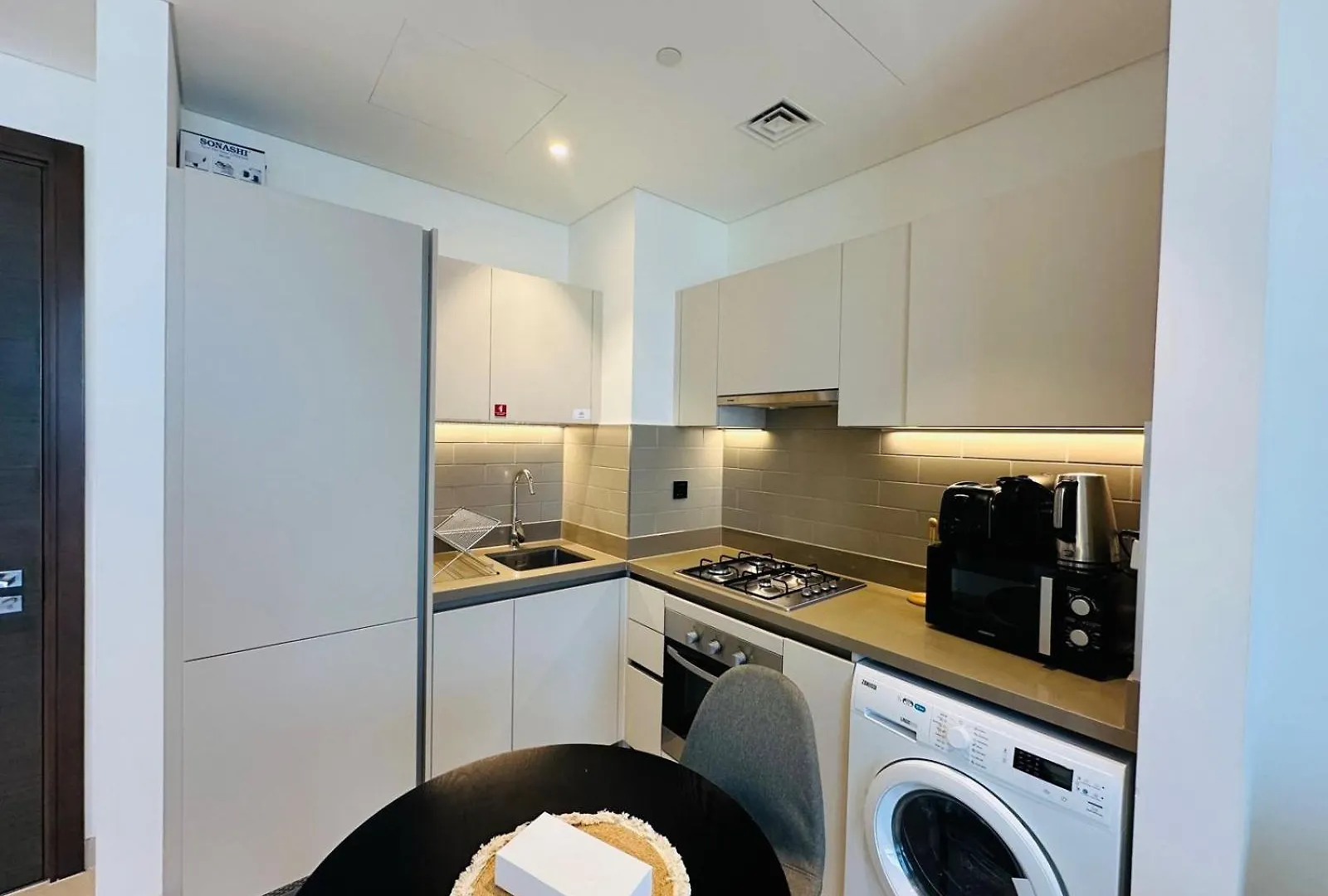 Creek Views 1 Bedroom Mins To Downtown In Sobha Creek Vistas Dubai