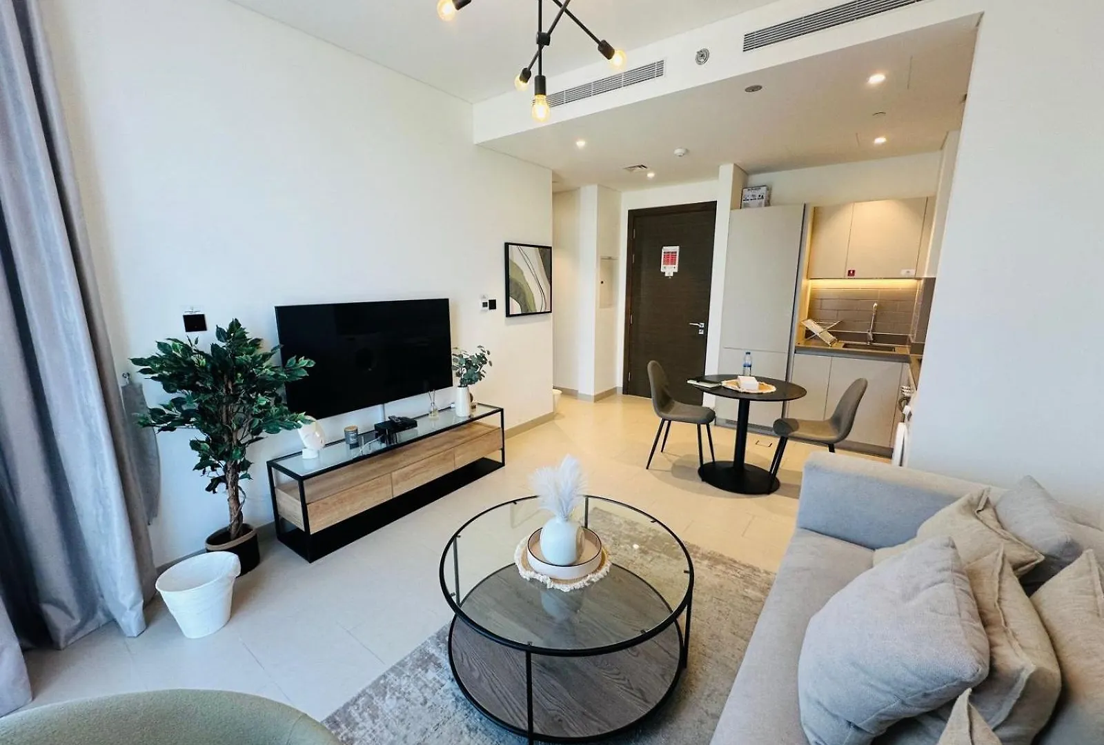 Creek Views 1 Bedroom Mins To Downtown In Sobha Creek Vistas Dubai 0*,